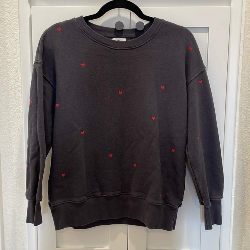 Women’s crewneck sweatshirt